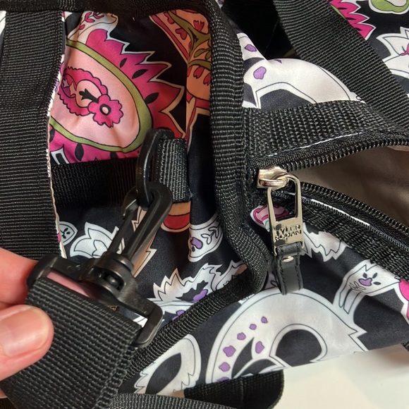 Giant tote/travel/duffel/overnight bag. NWOT - Picture 4 of 7